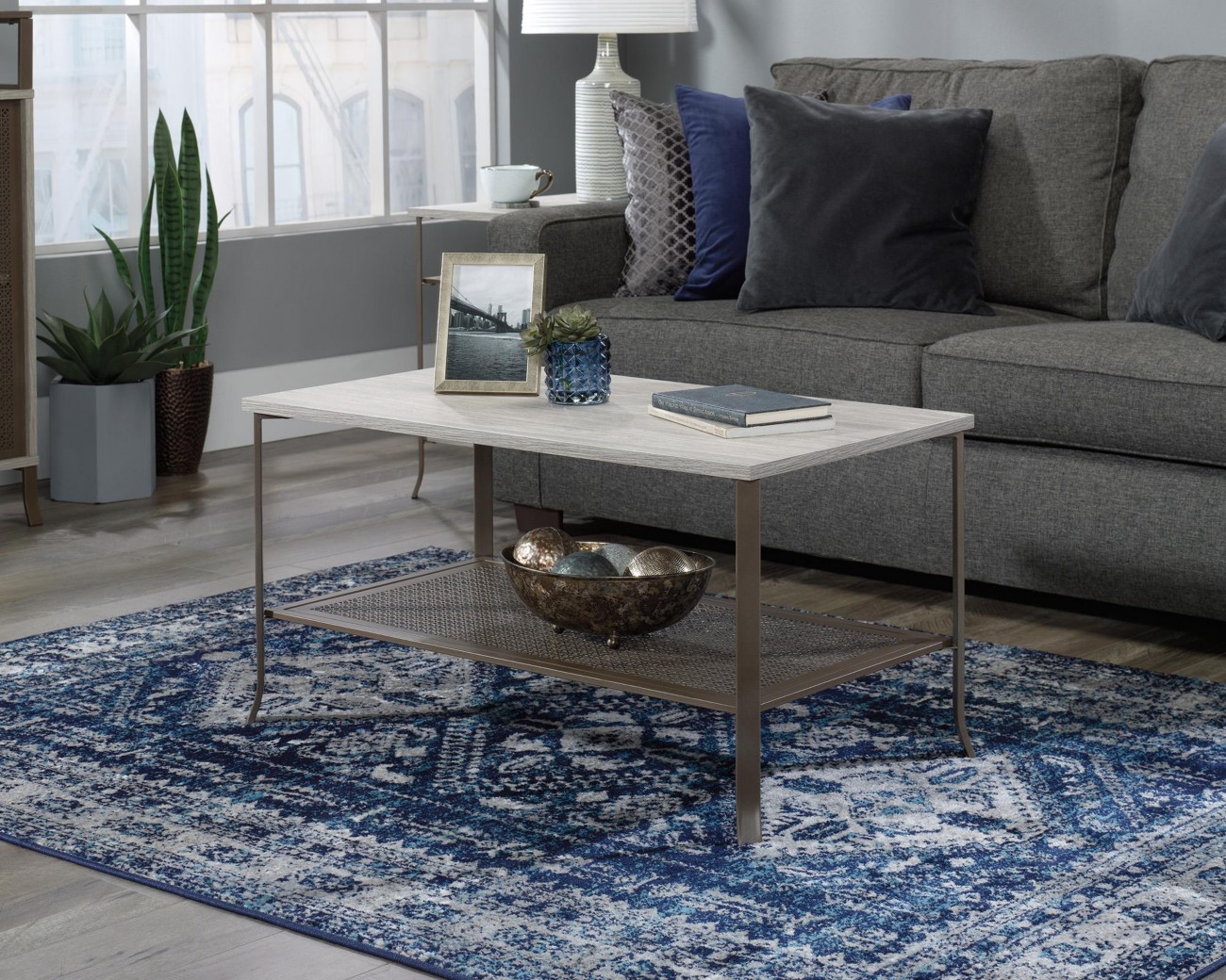 Teknik Coffee Table