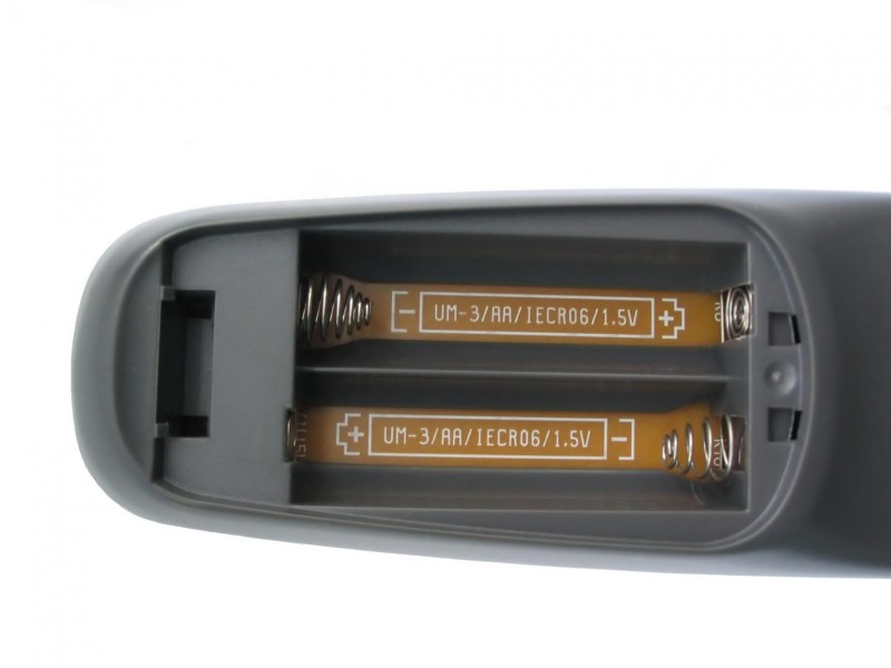 Bild des Batteriefachs einer Fernbedienung