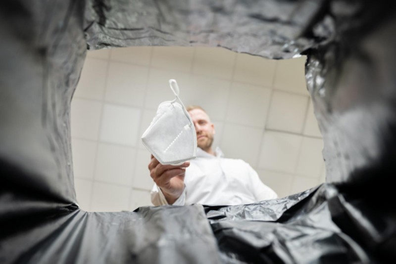 Entsorgung einer FFP2 Maske